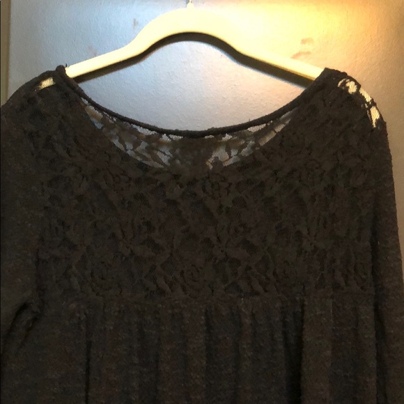 ▪️Black tunic with lace detail - Picture 3 of 4